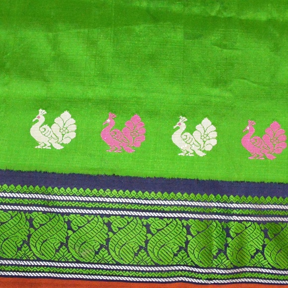 *** PRETTY GREEN KANJEEVARAM PURE SILK  SARI PEACOCK MOTIFS + FREE GIFT* - Picture 3 of 9